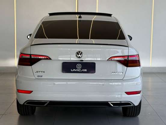 VOLKSWAGEN-JETTA-2018
