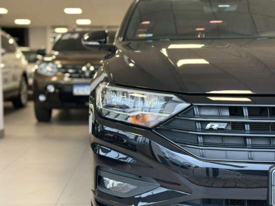 VOLKSWAGEN-JETTA-2018