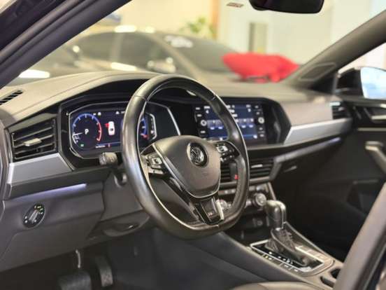 VOLKSWAGEN-JETTA-2018