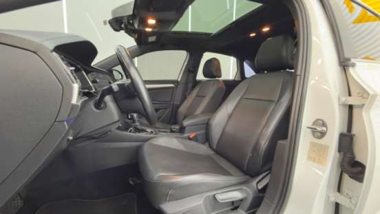 VOLKSWAGEN-JETTA-1.4 250 TSI TOTAL FLEX R-LINE TIPTRONIC VOLKSWAGEN-JETTA-2020