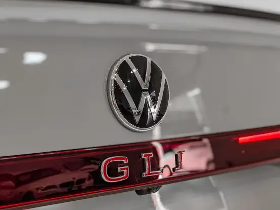 VOLKSWAGEN-JETTA-2025