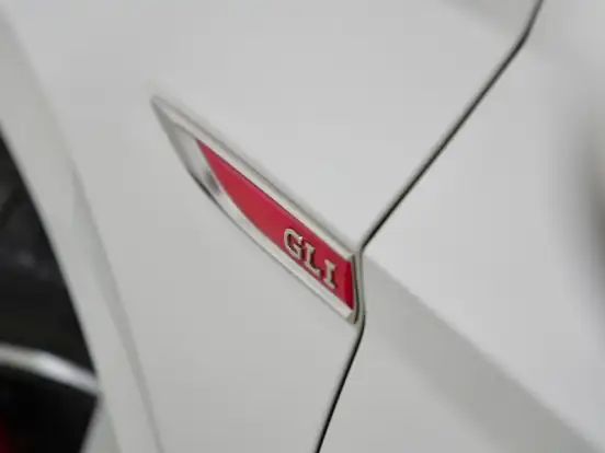 VOLKSWAGEN-JETTA-2023