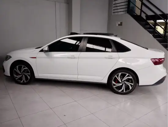 VOLKSWAGEN-JETTA-2022