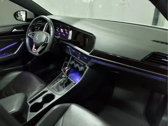 VOLKSWAGEN-JETTA-2022
