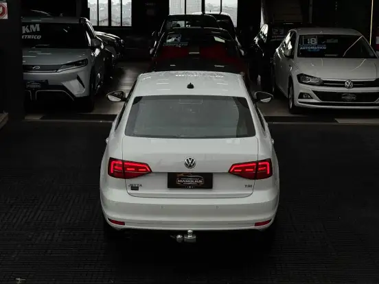 VOLKSWAGEN-JETTA-2015