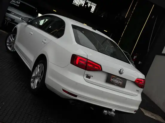 VOLKSWAGEN-JETTA-2.0 TSI HIGHLINE 211CV GASOLINA 4P TIPTRONIC VOLKSWAGEN-JETTA-2015