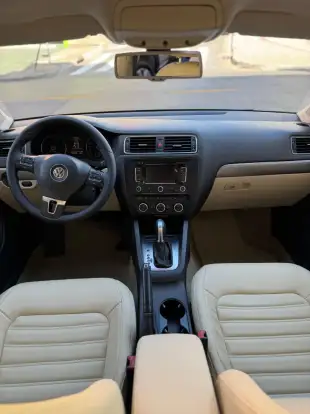 VOLKSWAGEN-JETTA-2014