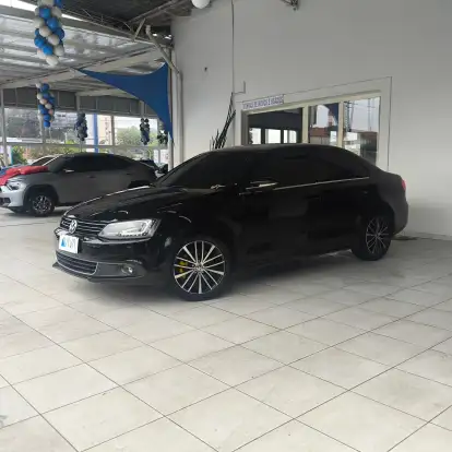 VOLKSWAGEN-JETTA-2014