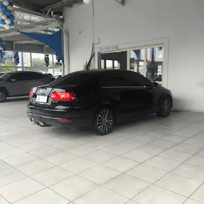 VOLKSWAGEN-JETTA-2014