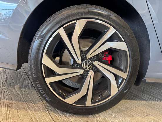 VOLKSWAGEN-JETTA-2023