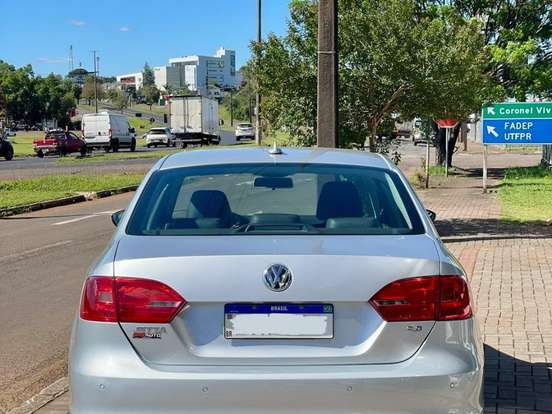 VOLKSWAGEN-JETTA-2.0 COMFORTLINE FLEX 4P TIPTRONIC VOLKSWAGEN-JETTA-2011