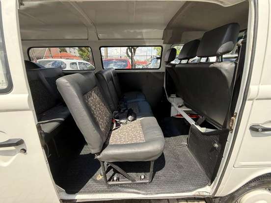 VOLKSWAGEN-KOMBI-2011