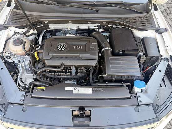 VOLKSWAGEN-PASSAT-2017