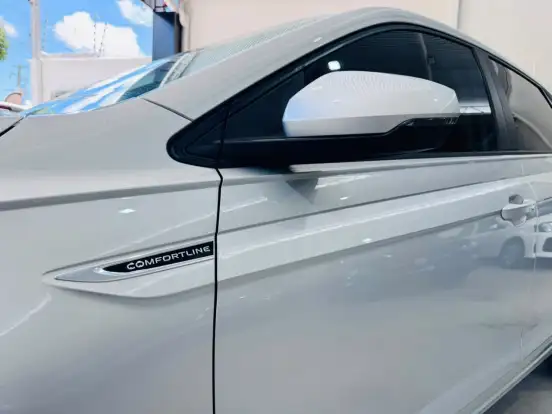 VOLKSWAGEN-POLO-2023