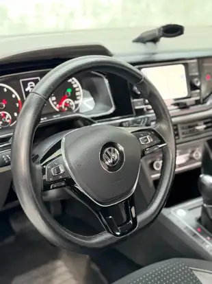 VOLKSWAGEN-POLO-2018