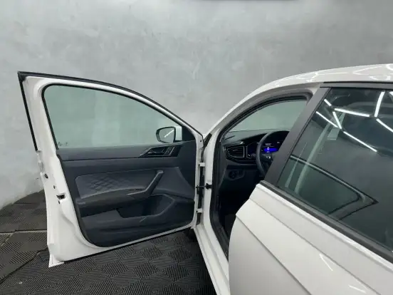 VOLKSWAGEN-POLO-2024