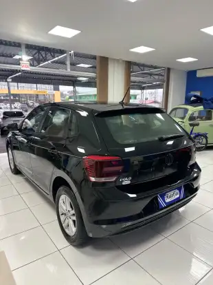 VOLKSWAGEN-POLO-2020