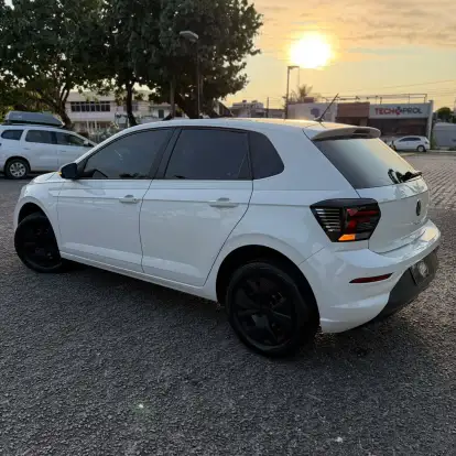 VOLKSWAGEN-POLO-2023