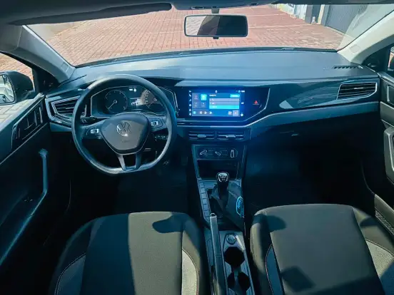 VOLKSWAGEN-POLO-2024