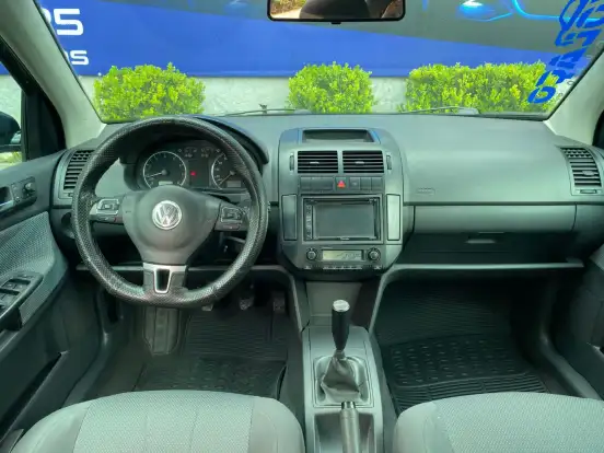 VOLKSWAGEN-POLO-1.6 MI 8V FLEX 4P MANUAL VOLKSWAGEN-POLO-2009