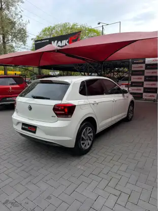 VOLKSWAGEN-POLO-2018
