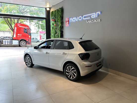VOLKSWAGEN-POLO-2023
