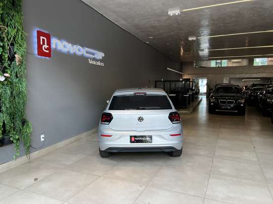 VOLKSWAGEN-POLO-2023