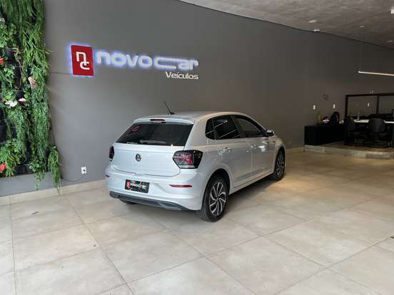 VOLKSWAGEN-POLO-2023
