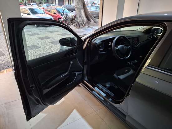 VOLKSWAGEN-POLO-2023