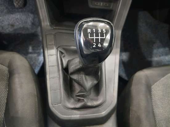 VOLKSWAGEN-POLO-2024