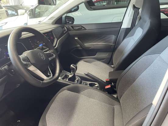VOLKSWAGEN-POLO-2024