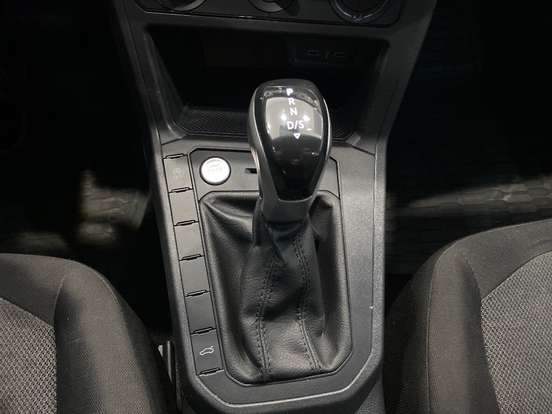VOLKSWAGEN-POLO-2024