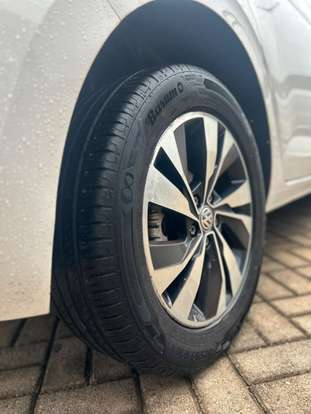 VOLKSWAGEN-POLO-2021