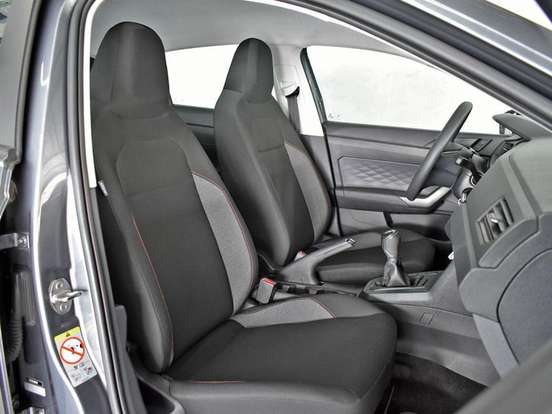 VOLKSWAGEN-POLO-2023