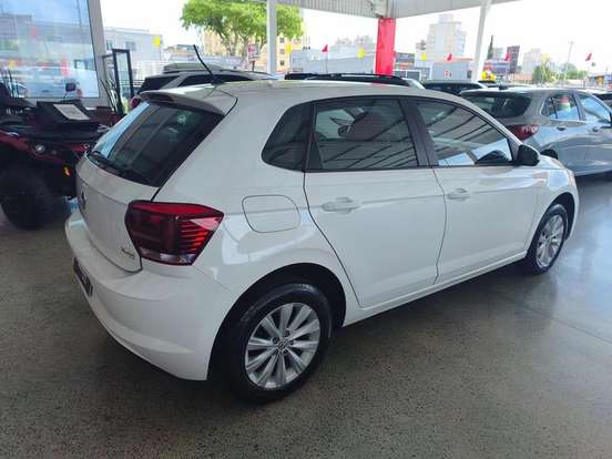 VOLKSWAGEN-POLO-2020