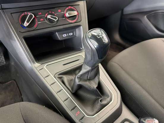 VOLKSWAGEN-POLO-2023