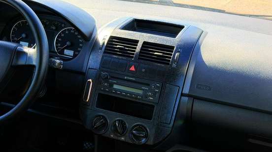 VOLKSWAGEN-POLO-2009