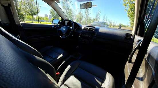 VOLKSWAGEN-POLO-2009