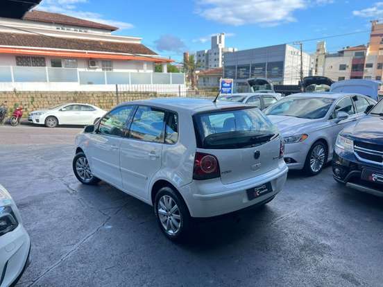 VOLKSWAGEN-POLO-1.6 MI 8V FLEX 4P AUTOMATIZADO VOLKSWAGEN-POLO-2011