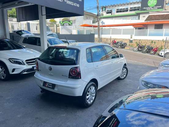 VOLKSWAGEN-POLO-1.6 MI 8V FLEX 4P AUTOMATIZADO VOLKSWAGEN-POLO-2011