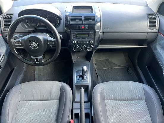 VOLKSWAGEN-POLO-1.6 MI 8V FLEX 4P AUTOMATIZADO VOLKSWAGEN-POLO-2011