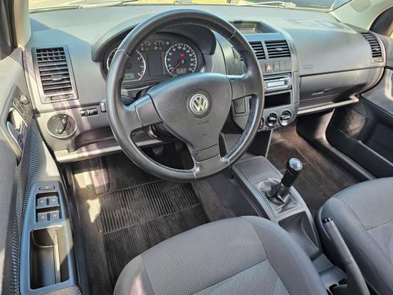 VOLKSWAGEN-POLO-2008