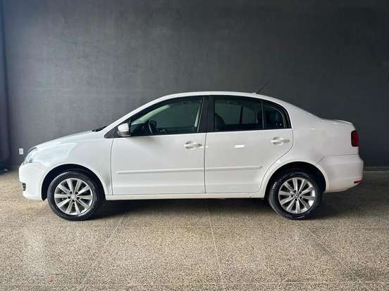 VOLKSWAGEN-POLO-1.6 MI 8V FLEX 4P MANUAL VOLKSWAGEN-POLO-2011