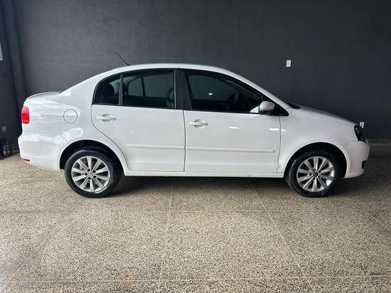 VOLKSWAGEN-POLO-1.6 MI 8V FLEX 4P MANUAL VOLKSWAGEN-POLO-2011