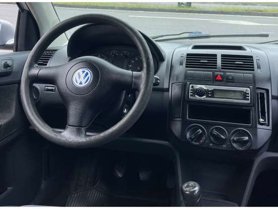 VOLKSWAGEN-POLO-1.6 MI 8V GASOLINA 4P MANUAL VOLKSWAGEN-POLO-2002