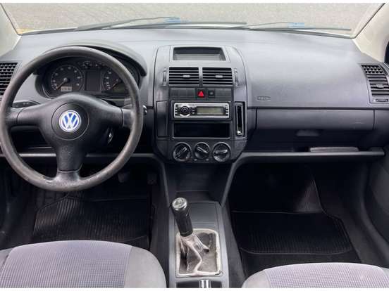 VOLKSWAGEN-POLO-1.6 MI 8V GASOLINA 4P MANUAL VOLKSWAGEN-POLO-2002
