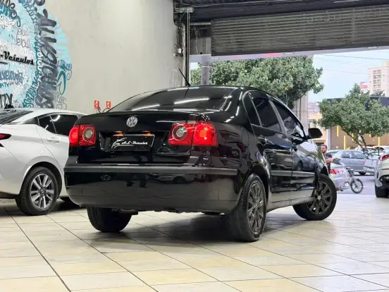 VOLKSWAGEN-POLO SEDAN-1.6 MI 8V FLEX 4P AUTOMATIZADO VOLKSWAGEN-POLO SEDAN-2009