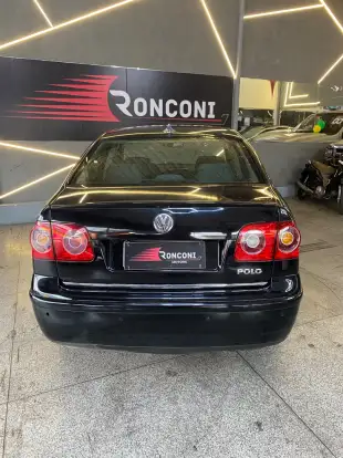 VOLKSWAGEN-POLO SEDAN-2010
