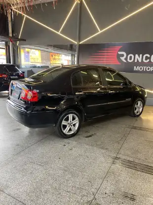 VOLKSWAGEN-POLO SEDAN-2010