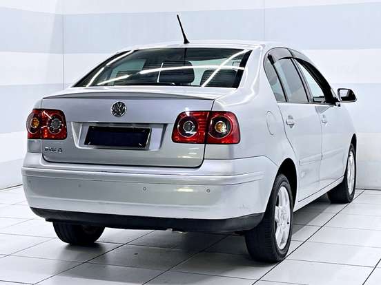 VOLKSWAGEN-POLO SEDAN-1.6 MI 8V FLEX 4P MANUAL VOLKSWAGEN-POLO SEDAN-2010